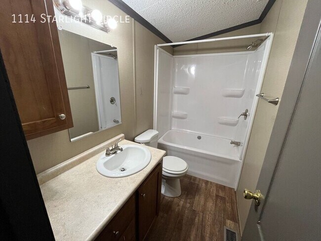 Building Photo - 1114 NW Starlight Cir