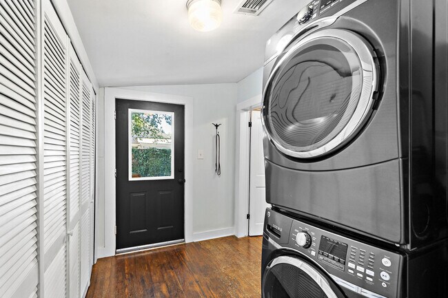 Building Photo - 2013 Decatur St