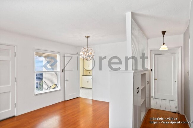 Building Photo - 16070 Selborne Dr