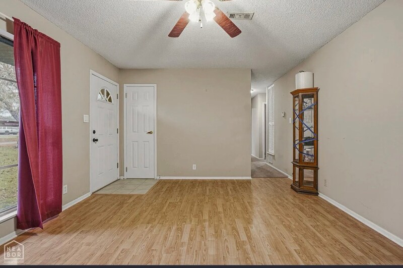 Building Photo - 112 Sparkey Dr