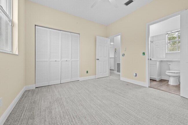 Building Photo - 3033 SE Brierwood Pl