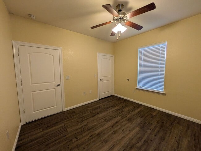 Building Photo - 2905 Pecos St