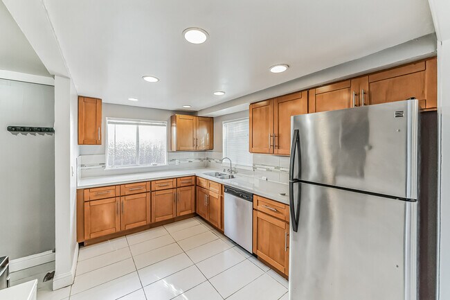 Building Photo - 24488 Edith St