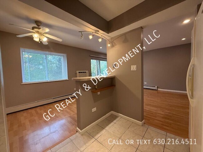 Building Photo - 834 College Blvd