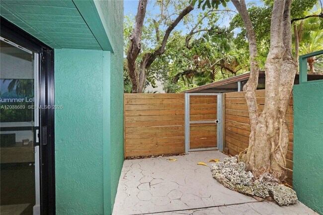 Building Photo - 3138 Mary St