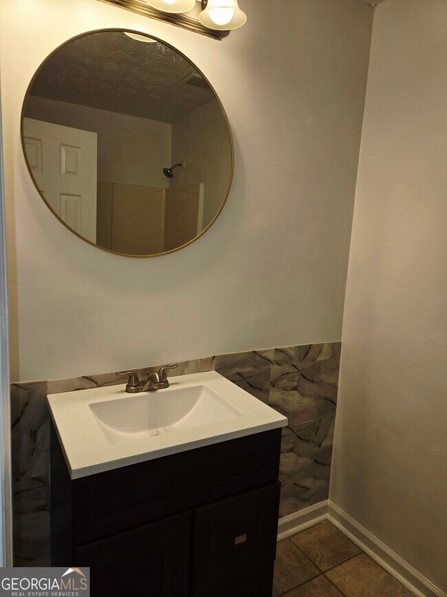 Building Photo - 1703 Windy Ridge Ct SE