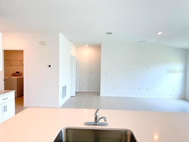 Building Photo - 38396 Pindos Dr