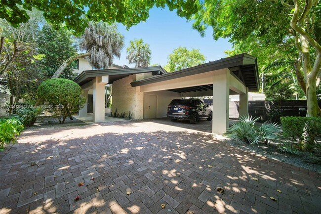 Building Photo - 4086 El Prado Blvd
