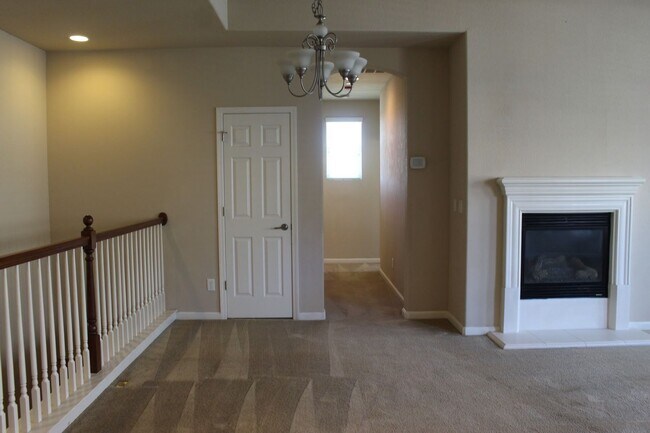 Building Photo - Two Bedroom Condo in South Reno