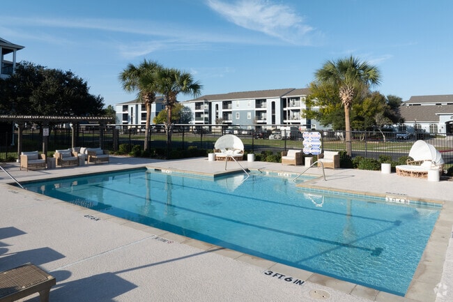 Building Photo - Stoneleigh