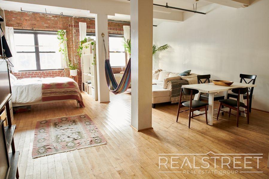 Building Photo - Spacious LOFT in Williamsburg!