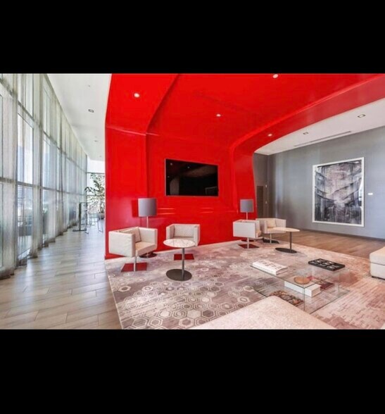 Building Photo - 1100 S Miami Ave