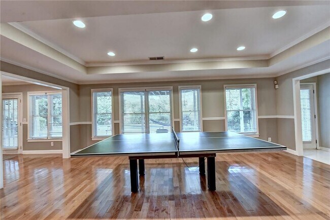 Building Photo - 645 Falls Bay Ct
