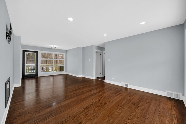 Building Photo - 11040 Cleveland Rd