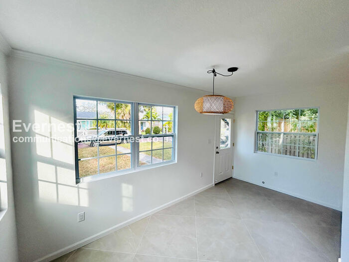 Building Photo - 3032 56th St S