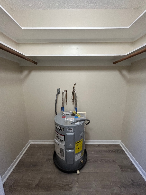 Building Photo - 1611 Green Ln