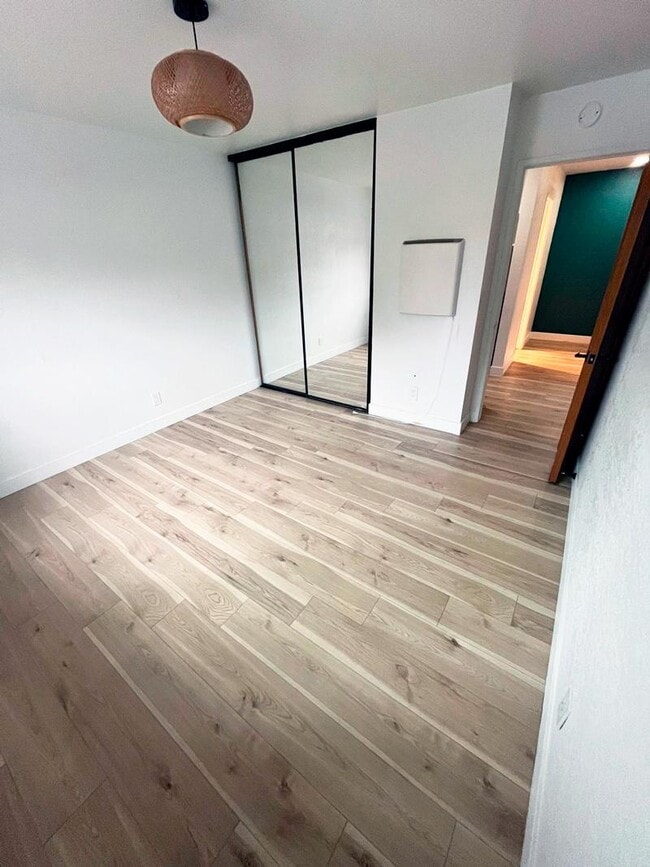 Building Photo - 785 W 19th St