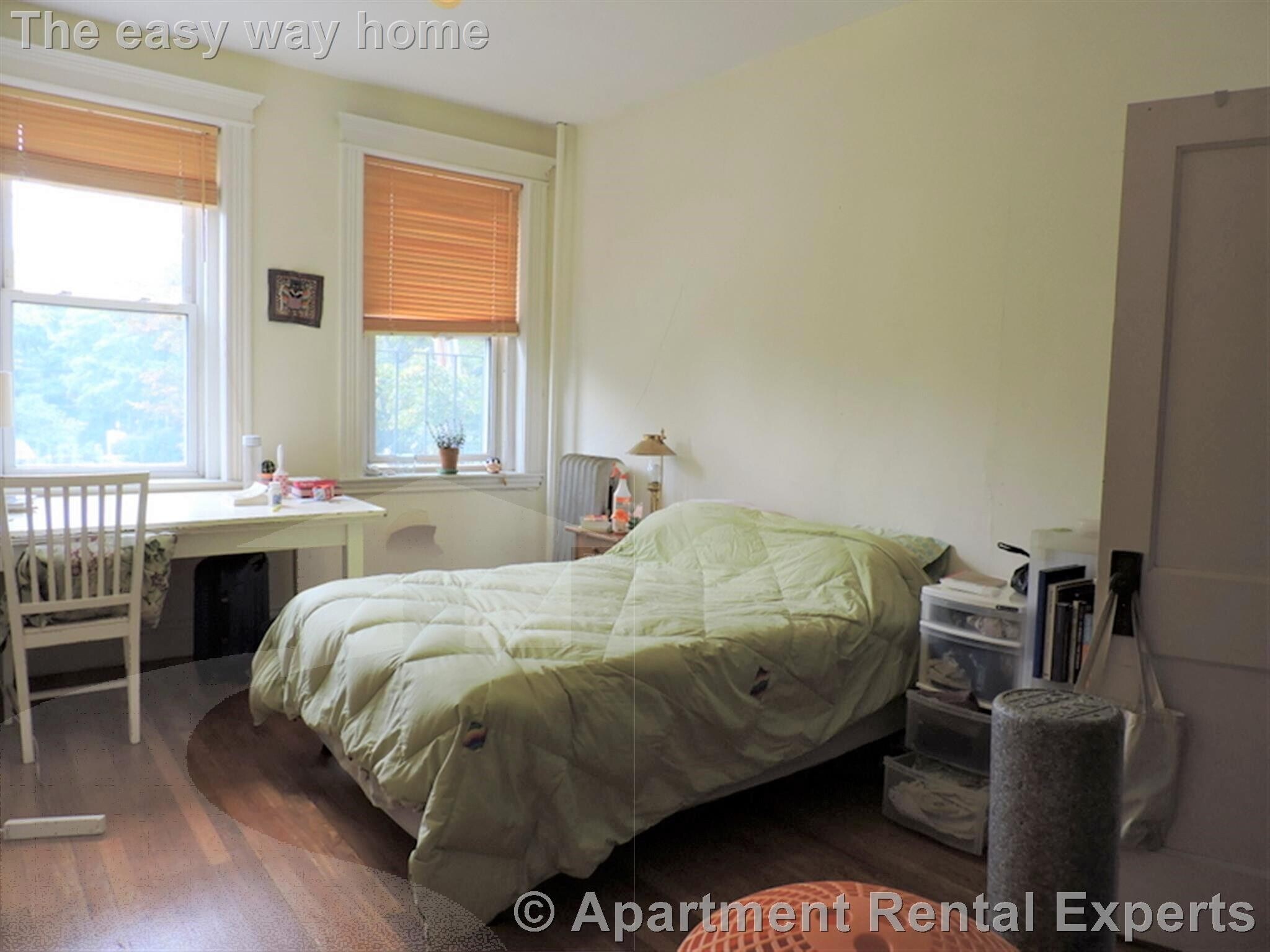 Building Photo - 74 Kirkland St