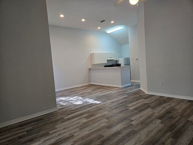 Building Photo - 3 Bedroom/ 2 Bath home at The Greens at West End