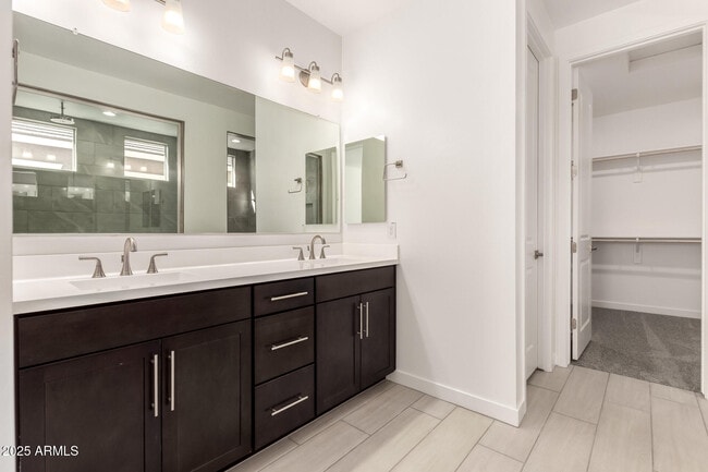 Building Photo - 16547 Avenida del Sol W