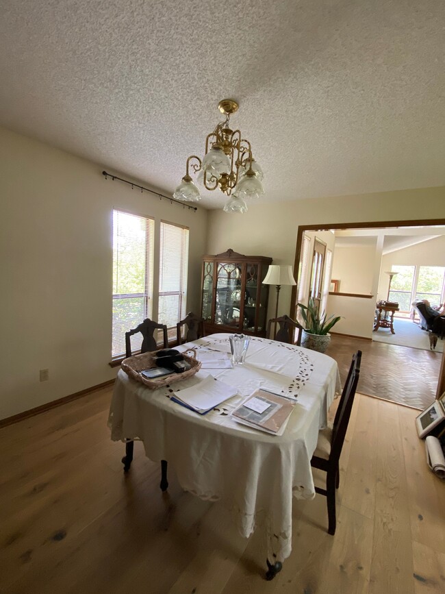 Building Photo - 5943 Cape Coral Dr