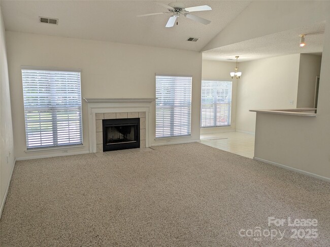 Building Photo - 187 Chandeleur Dr