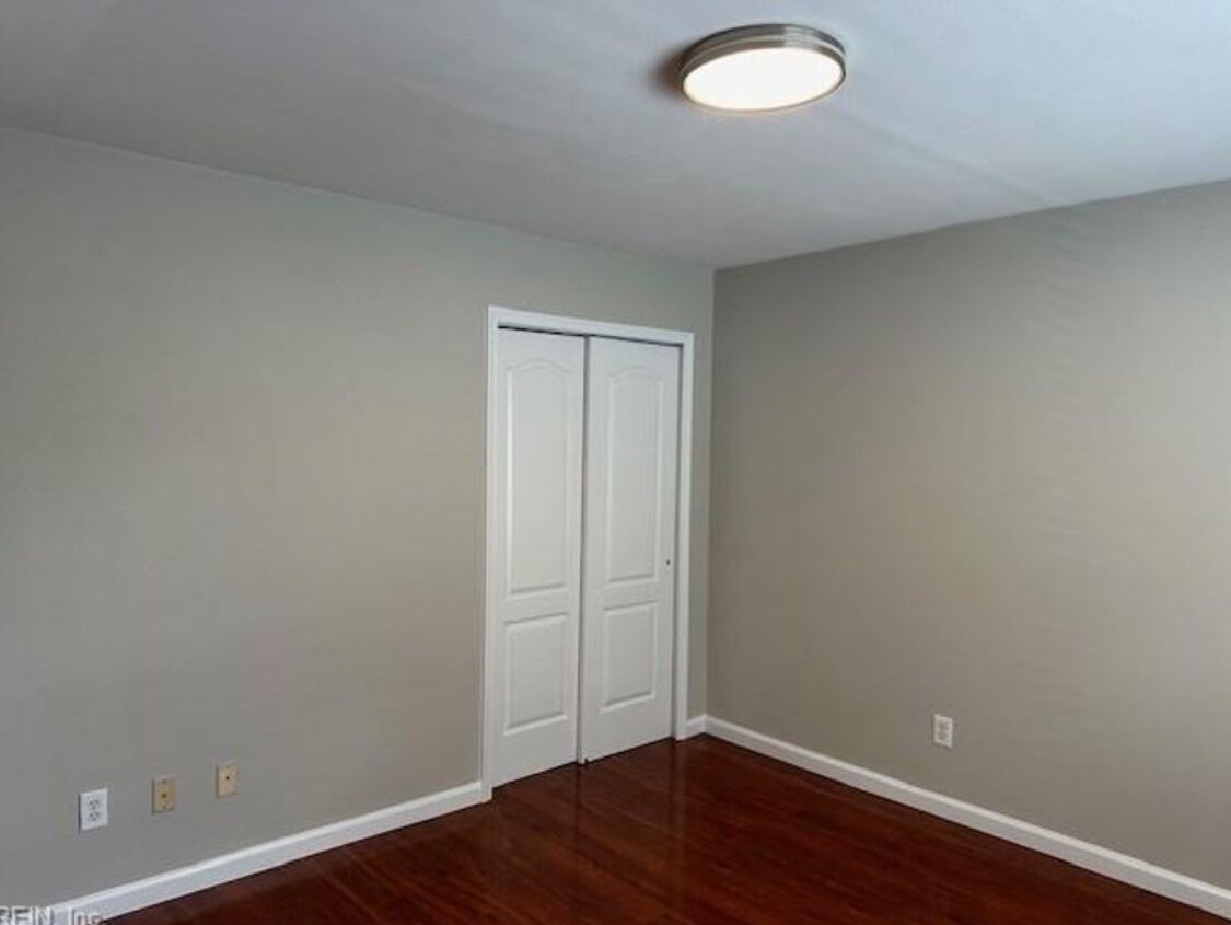 Building Photo - 4404 Glen Ellert Ct