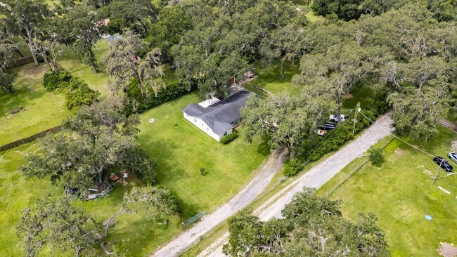 Building Photo - 410 Old Mulrennan Rd