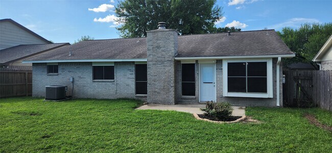 Building Photo - 10115 Enchanted Stone Dr
