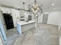Building Photo - 2643 Summerchase Ave