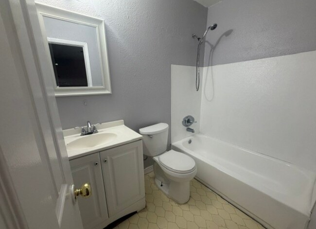 Building Photo - 217 Townsend Dr