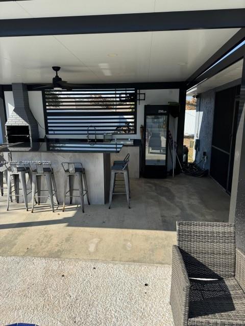 Building Photo - 702 NW Orchid St