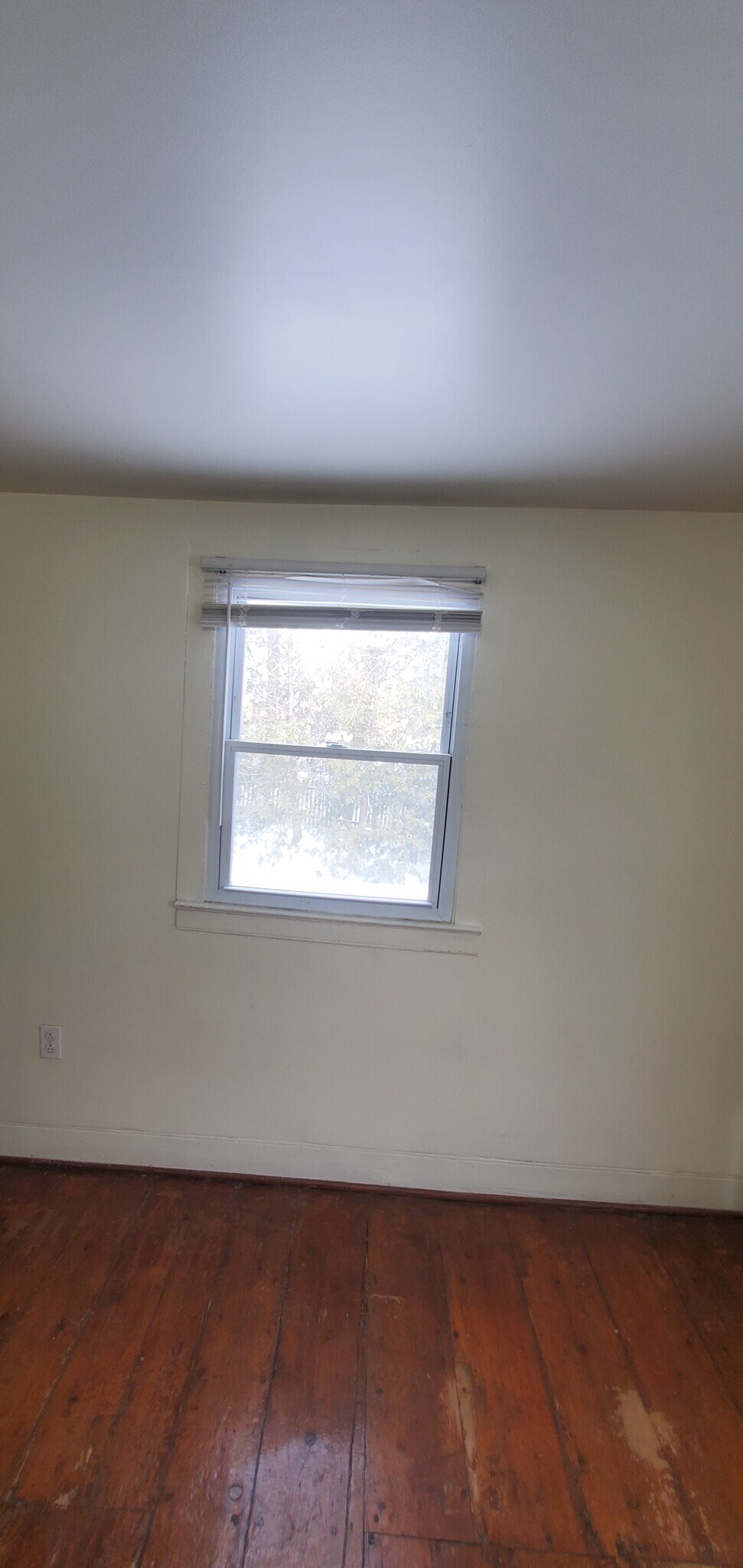 Building Photo - 18 Main St