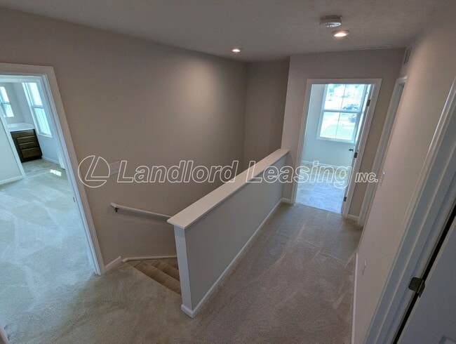 Building Photo - Martin's Run Colonial in Amherst School Di...