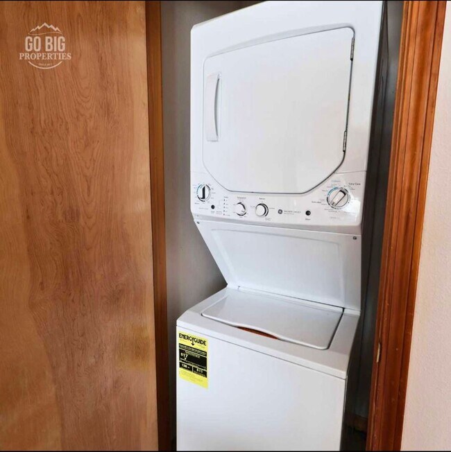 Building Photo - Cedar Creek Condo Available Soon!