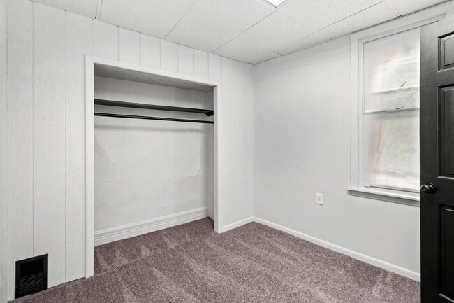 Building Photo - Gorgeous 3 Bedroom in Troy Hill available June 1!