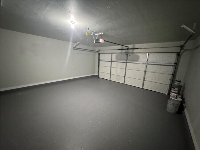 Building Photo - 8225 NW 83rd Pl