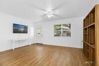 Building Photo - 761 Whippoorwill Dr