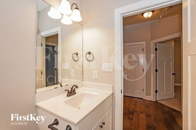 Building Photo - 2570 Alex Overlook Way