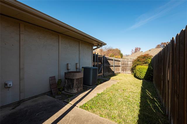 Building Photo - 3600 Hilltop Ln