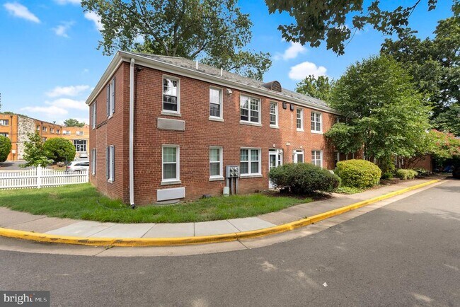 Building Photo - 3201 Commonwealth Ave