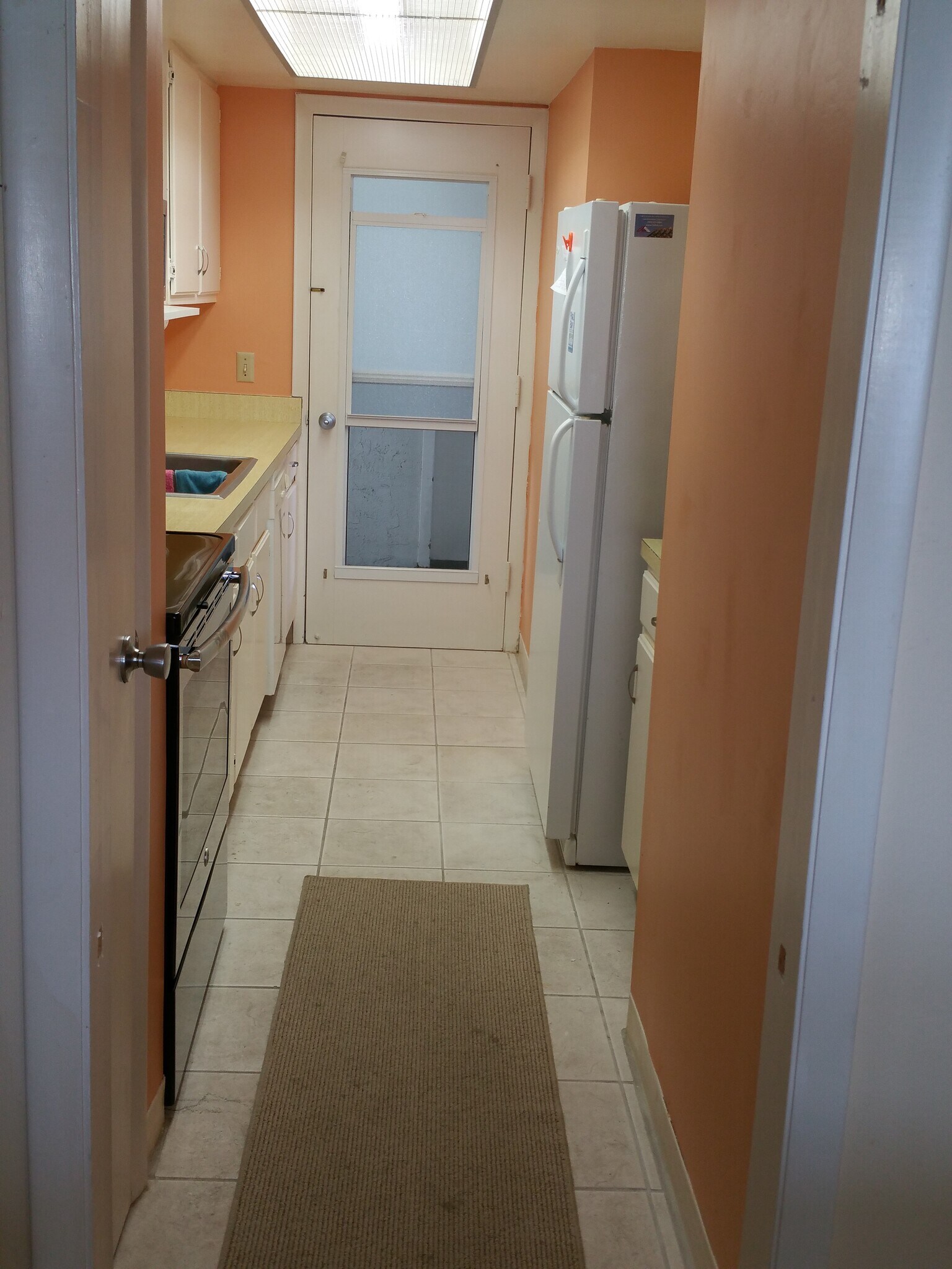Building Photo - 1500 Park Beach Cir