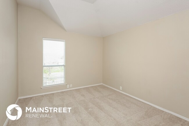 Building Photo - 3288 Raleigh Dr