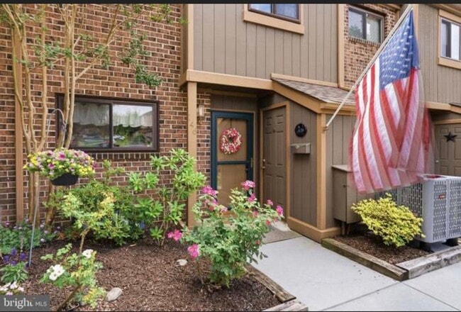 Building Photo - 146 Larchwood Ct