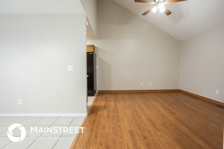 Building Photo - 8112 NW 77th Ct