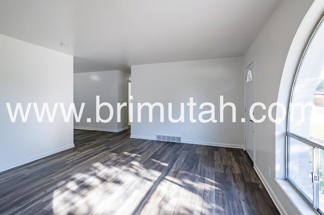 Building Photo - 1455 Plata Way