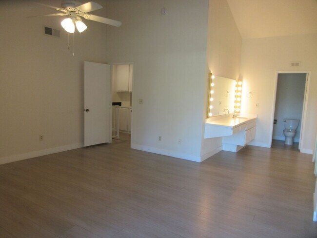 Building Photo - Duggan Property Management, Inc presents this 3BR +2.5 bath in Encino Village Townhomes