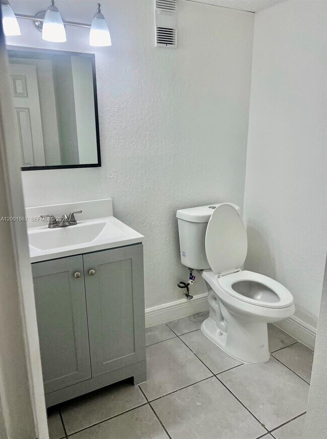 Building Photo - 1111 NW 19th Ave