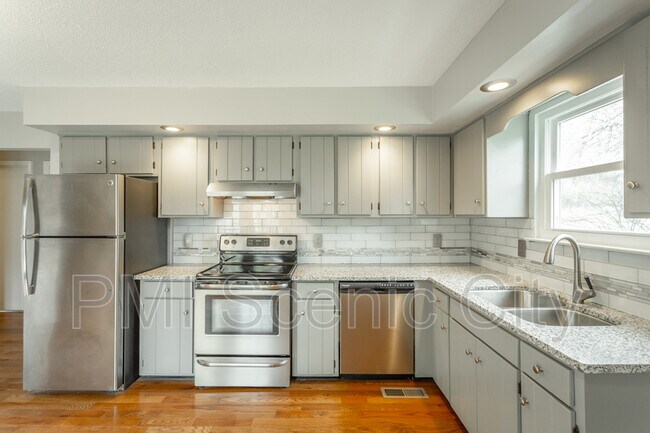 Building Photo - 5907 Browntown Rd