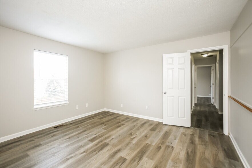 Building Photo - 6629 Crestwell Ln
